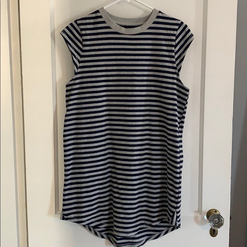 Anthropologie Silence and Noise tunic.  Size M